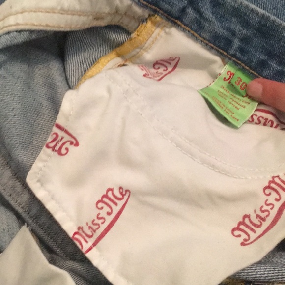 Miss Me amazing embroidered, patchwork, distressed jeans - Picture 5 of 11